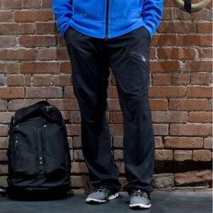 EUC [Lululemon] Black Tracker < Seawall > Workout Pants | Mens Small · Medium